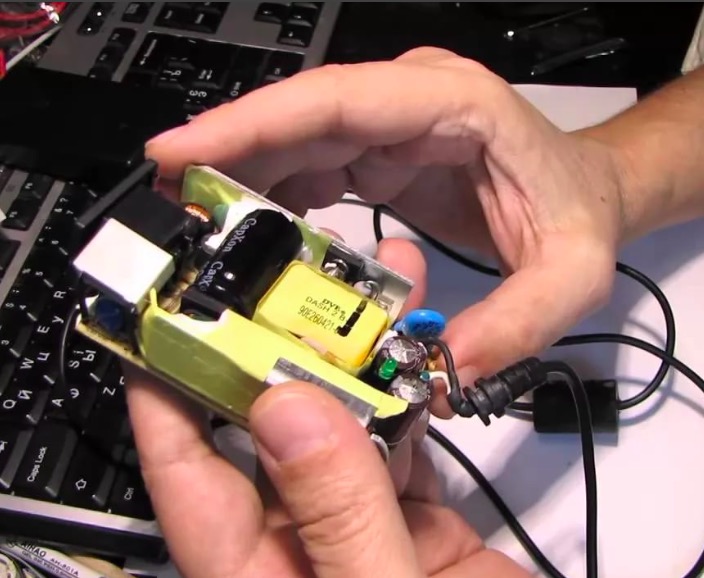 Ремонт блоков питания ноутбуков Ремонт блоков питания ноутбуков Театральная метро Москвы