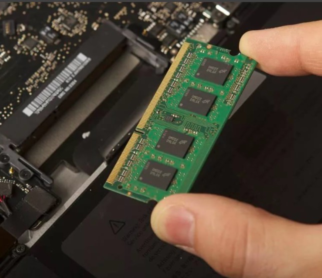 Замена оперативной памяти на ноутбуке Театральная метро Москвы