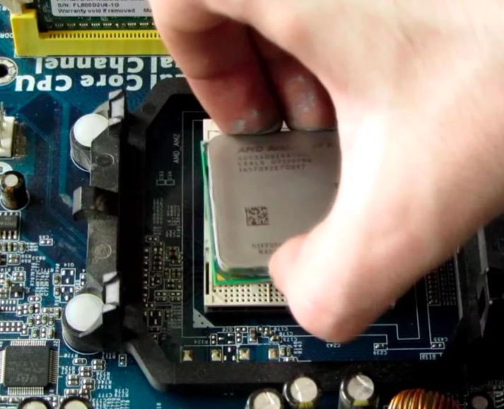 Замена процессора на компьютере Театральная метро Москвы